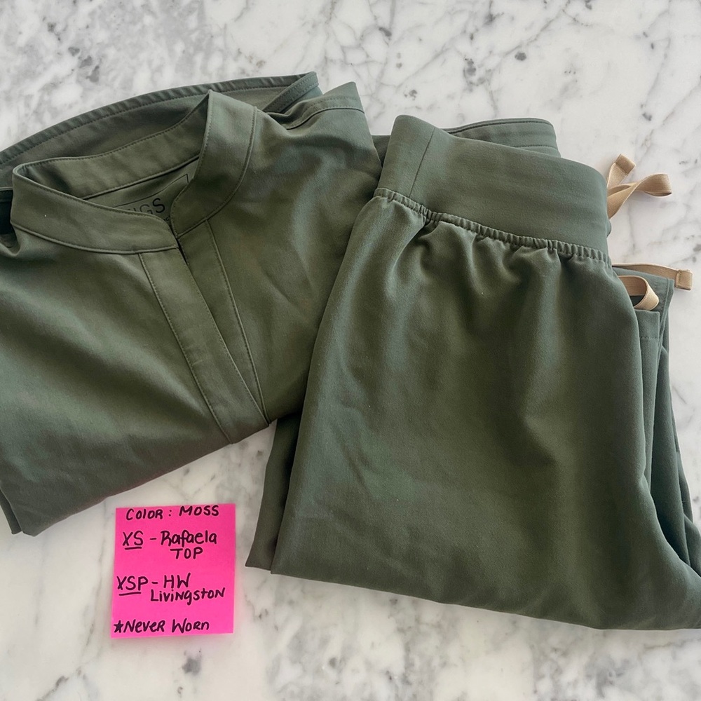 Figs - moss scrub set Rafaela top + Livingston bottoms